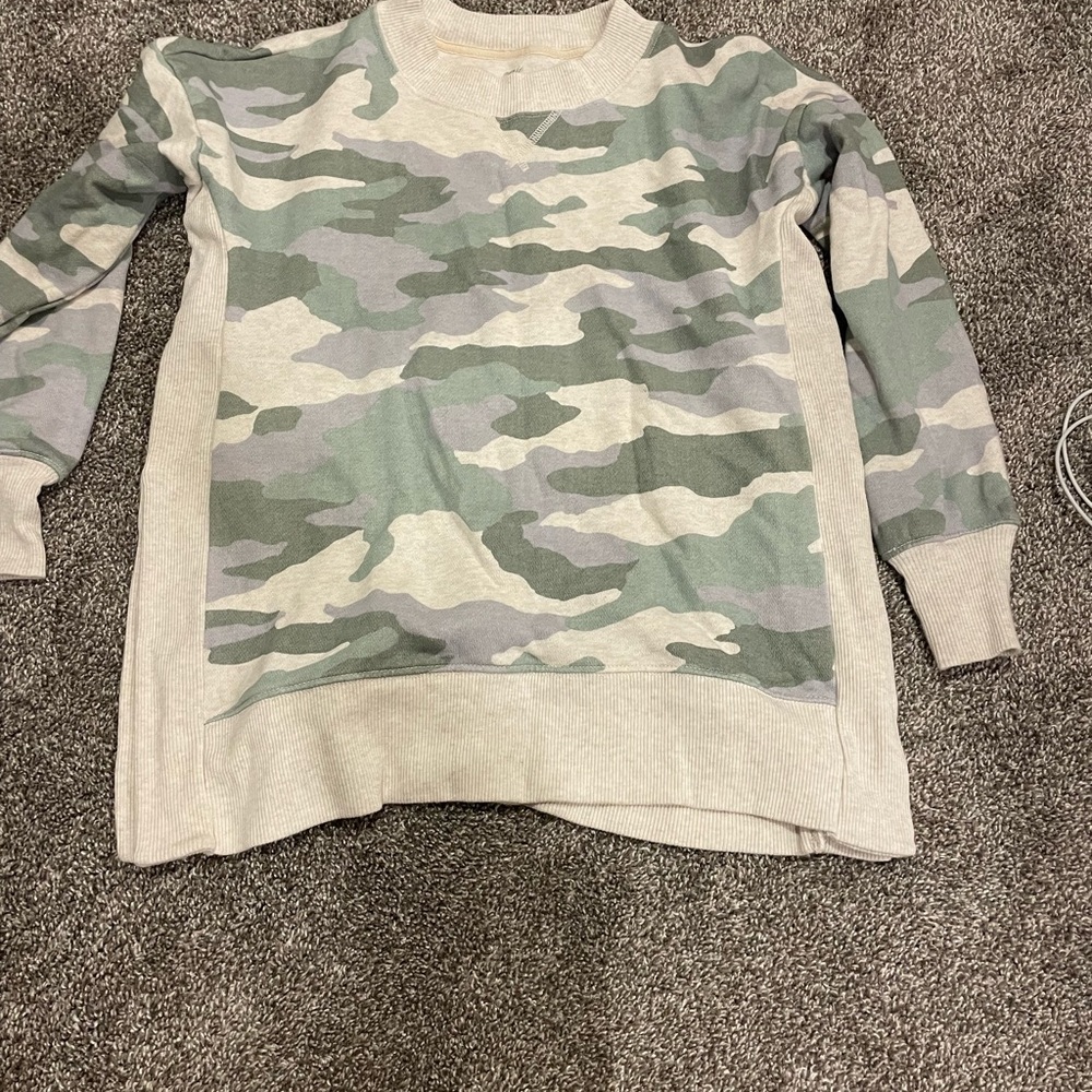 Aerie camo nice sweatshirt!